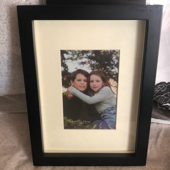 Sheffield Home Frame